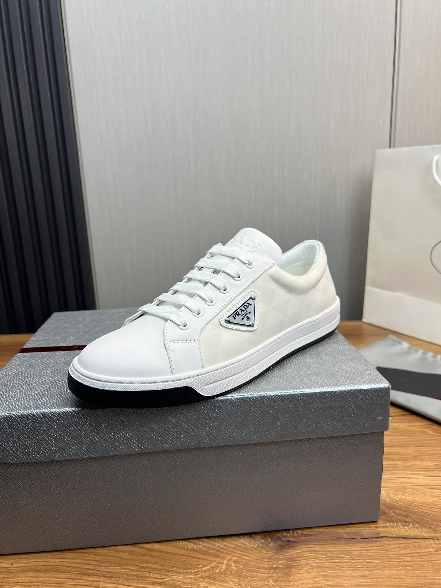 Men's shoes 💰500💰 [PRADA] Popular items in the men's shoe counter, synchronized with the official website, 1 high-quality shipment ✔️Original cowhide splicing + cowhide lining, 1🆚1 replica, original sole, 38-45 (45 customized, non-refundable)